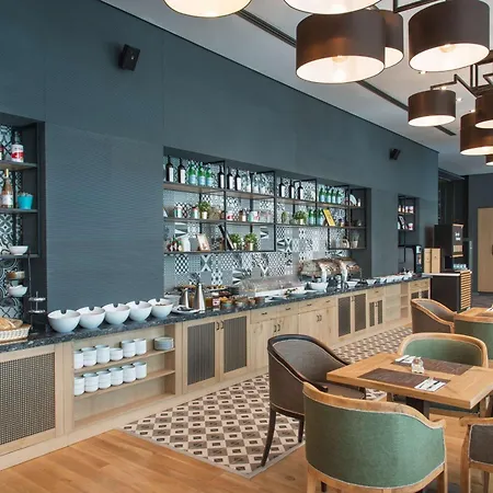 Expo - Free Airport Shuttle Hotel