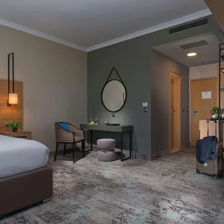 Expo - Free Airport Shuttle Hotel