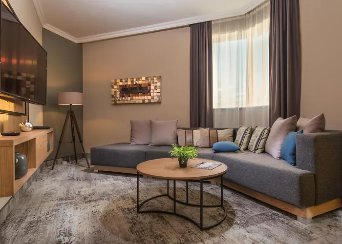 Expo - Free Airport Shuttle Hotel