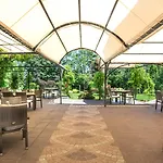Hotel Expo - Free Airport Shuttle