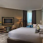 Hotel Expo - Free Airport Shuttle 4*