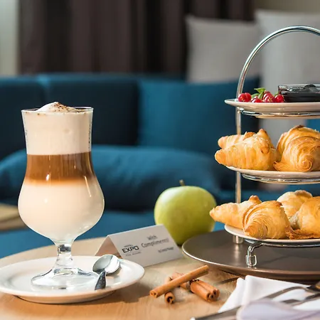 Expo - Free Airport Shuttle 4*