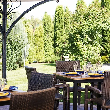 Expo - Free Airport Shuttle 4*