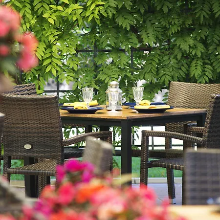 Hotell Expo - Free Airport Shuttle