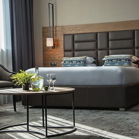 Expo - Free Airport Shuttle Hotell 4*