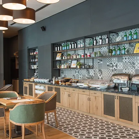 Szálloda Expo - Free Airport Shuttle 4*