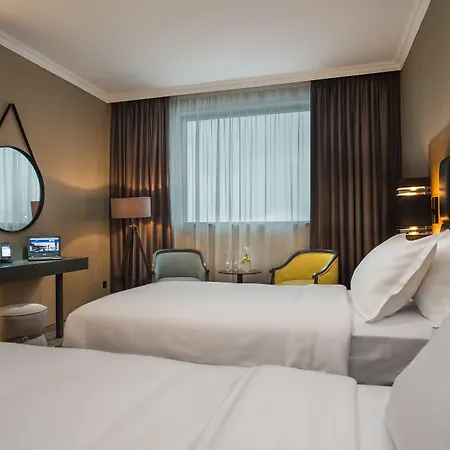 Otel Expo - Free Airport Shuttle 4*