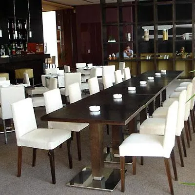 Expo - Free Airport Shuttle 4*