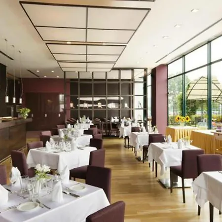 Expo Hotel