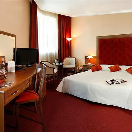 Expo - Free Airport Shuttle