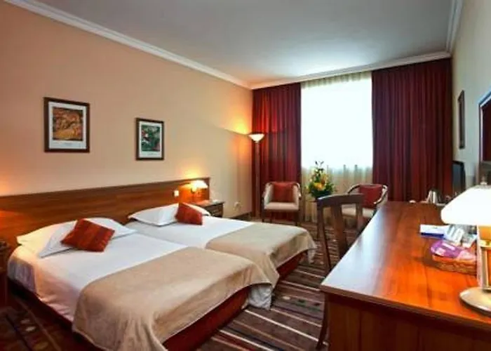 Expo - Free Airport Shuttle Hotel 4*