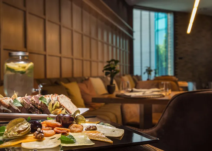 Expo - Free Airport Shuttle 索菲亞