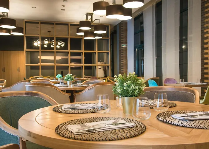 Expo - Free Airport Shuttle 4*