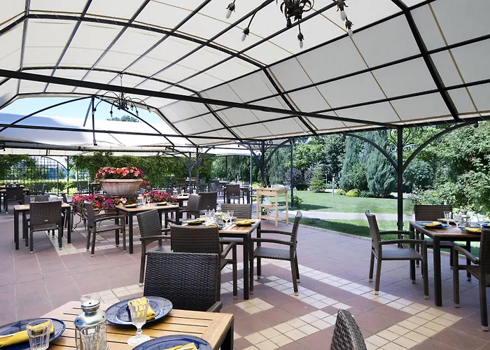 Expo - Free Airport Shuttle 4*