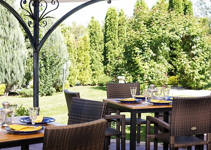 Expo - Free Airport Shuttle 4*