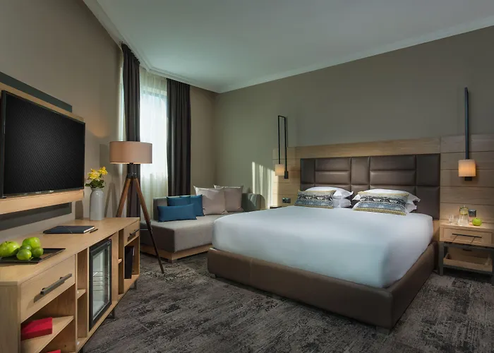 Expo - Free Airport Shuttle Hotel