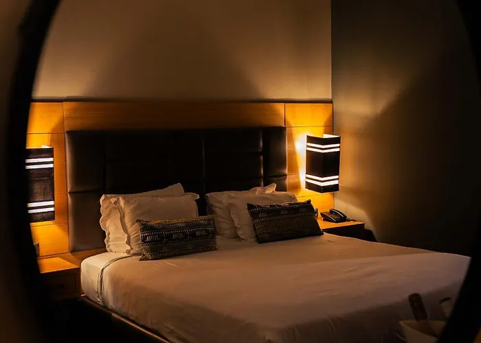 Expo - Free Airport Shuttle 4*