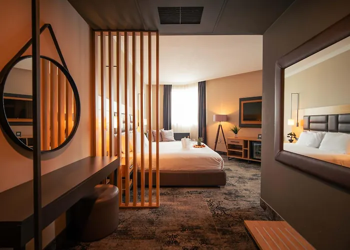 Expo - Free Airport Shuttle