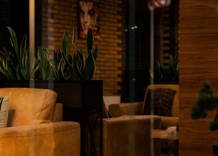 Hotel Expo - Free Airport Shuttle 4*