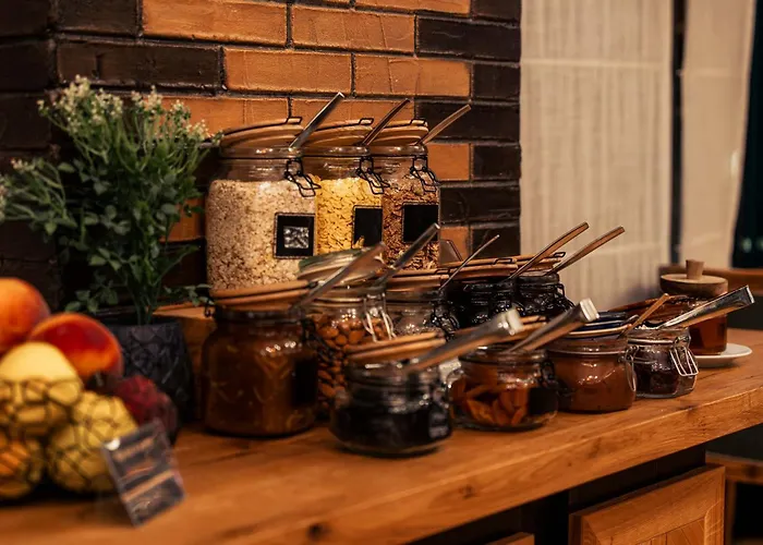 Expo - Free Airport Shuttle Хотел