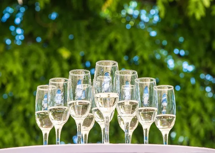 Expo - Free Airport Shuttle 4*