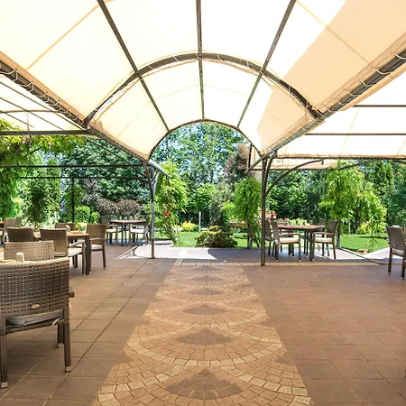 Hotel Expo - Free Airport Shuttle