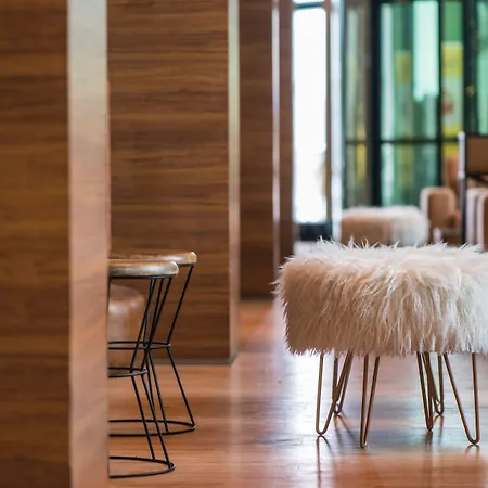 Expo - Free Airport Shuttle 4*