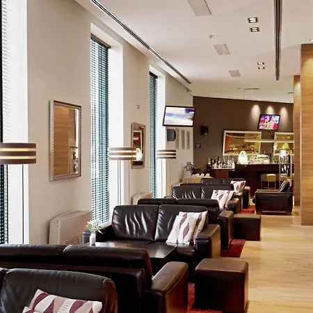 Hotel Expo - Free Airport Shuttle