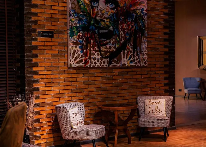 호텔 Expo - Free Airport Shuttle 4*