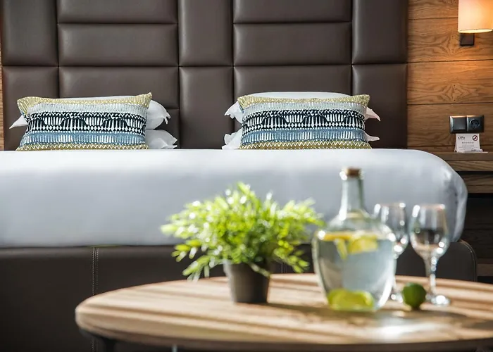 Expo - Free Airport Shuttle 4*