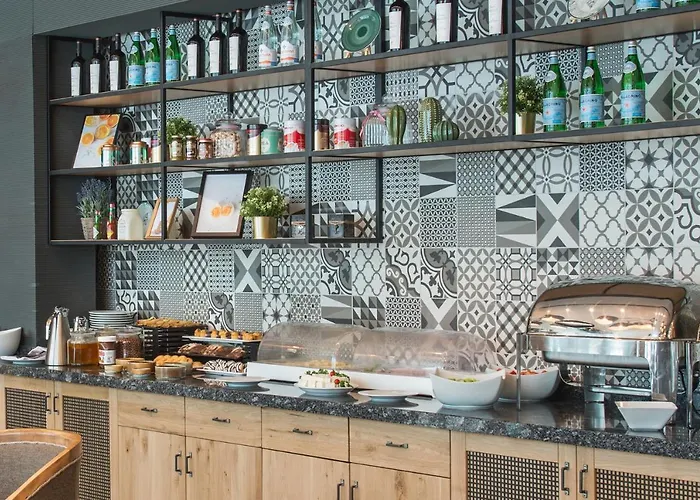 Expo - Free Airport Shuttle 호텔 4*