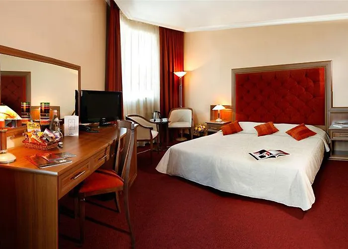 Expo - Free Airport Shuttle