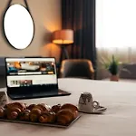 Hotel Expo - Free Airport Shuttle