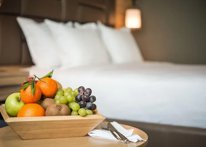 Expo - Free Airport Shuttle 4*