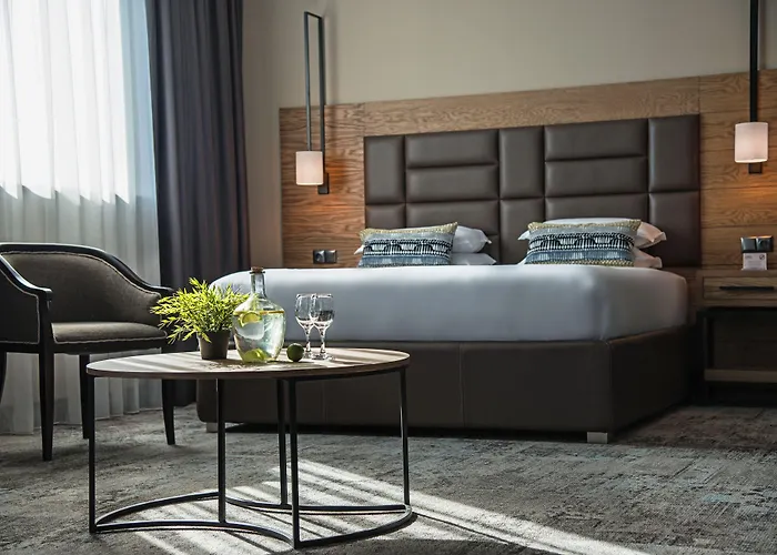 Expo - Free Airport Shuttle Hotel 4*