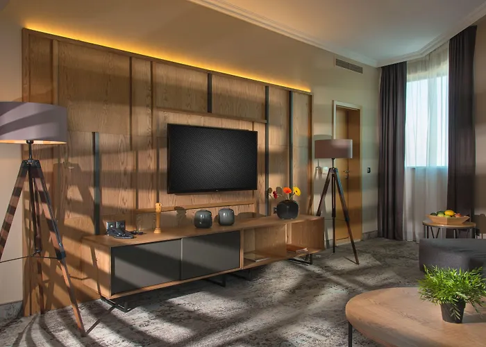 Expo - Free Airport Shuttle Hotel